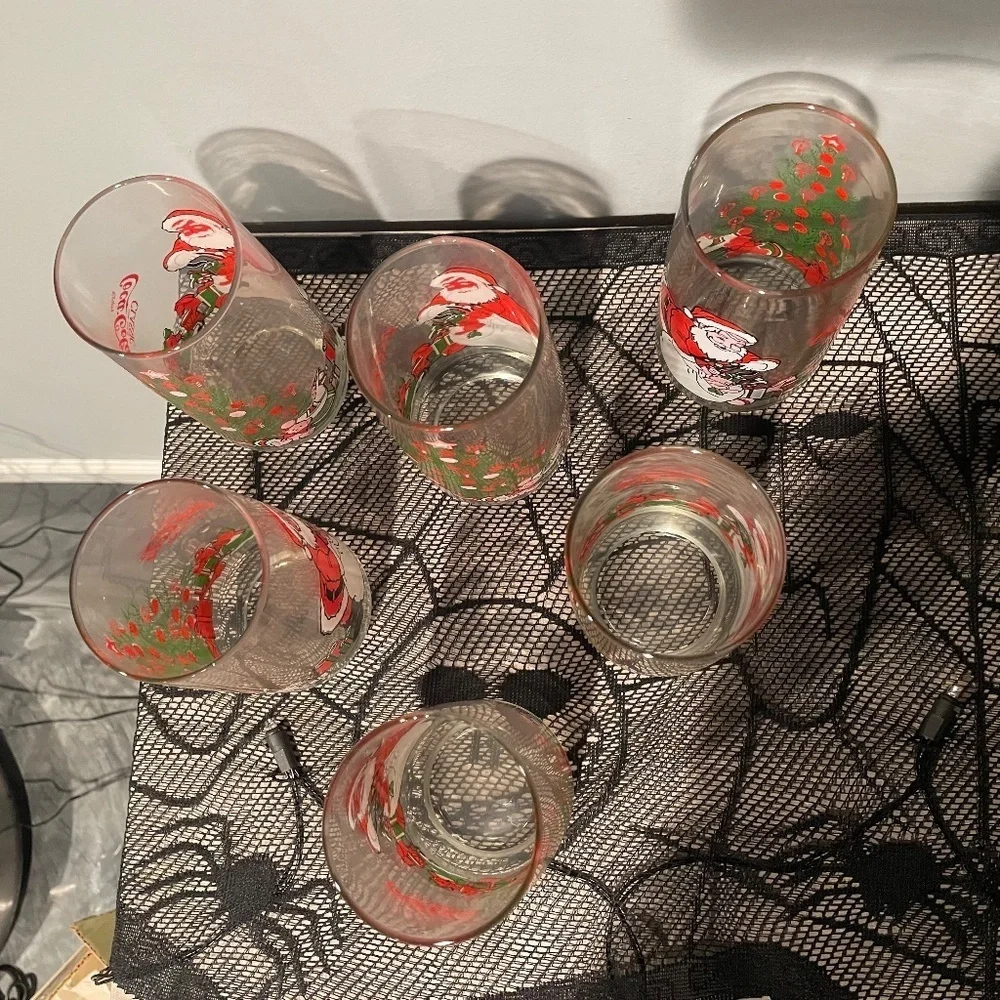 Vintage Coca Cola Classic Santa Christmas Glasses 1984 MC CRORY STORES, INC.